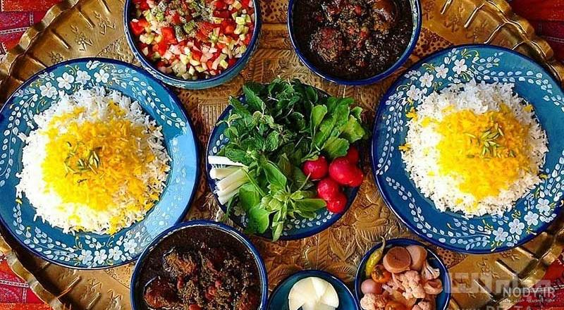 اویشن در قورمه سبزی اویشن در قورمه سبزی