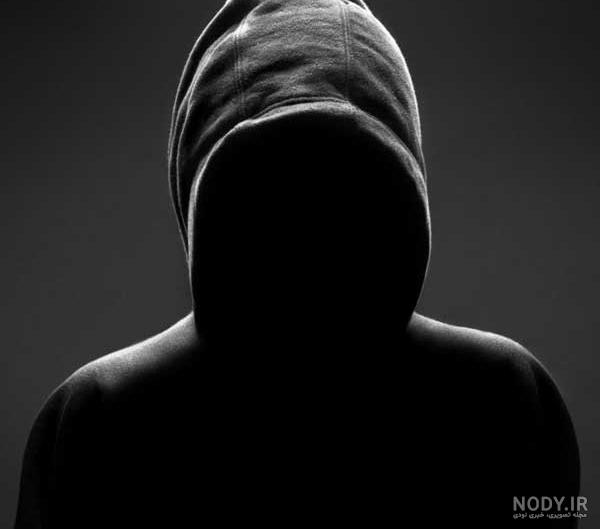 عکس پروفایل پسرانه غمگین سیاه سفید