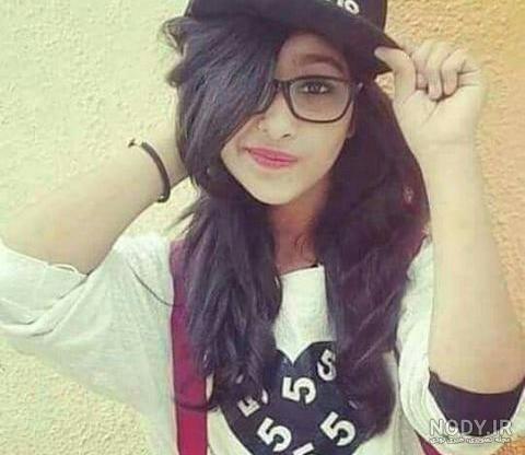 عکس دختر زیبا با تیپ اسپرت