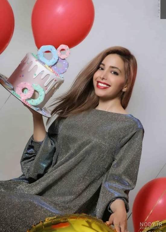 ژست عکس تولد زن و شوهری