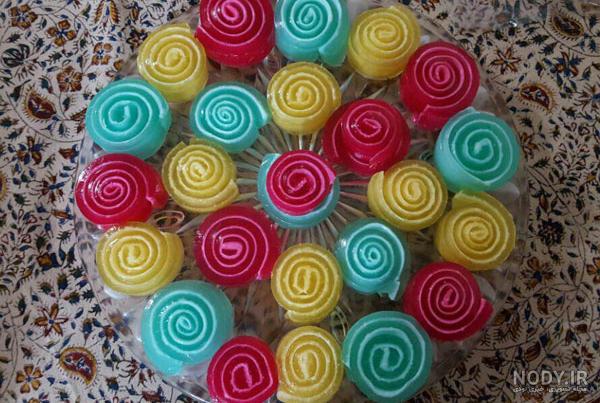 طرز تهیه ژله رولی دو رنگ طرز تهیه ژله رولی دو رنگ