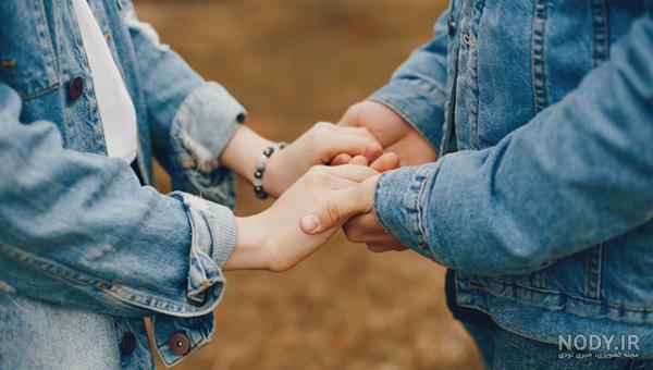 ژست عکس سلفی دونفره در طبیعت