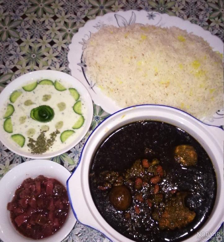 طرز تهیه قورمه سبزی اصیل تهرانی طرز تهیه قورمه سبزی اصیل تهرانی