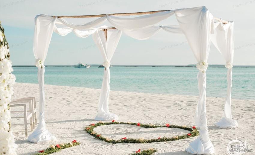 ژست عکس تولد کنار دریا