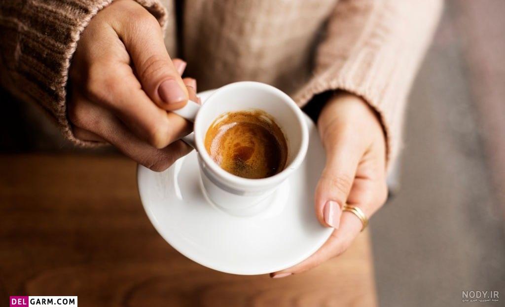 عکس فنجان چای در طبیعت