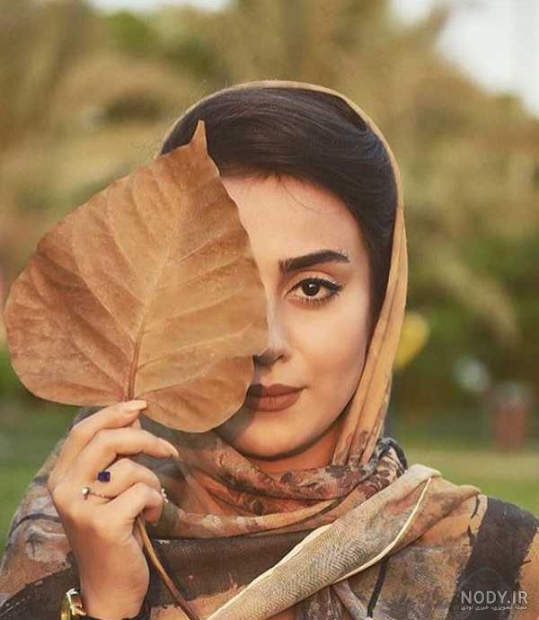 ژست عکاسی دخترانه ساده ژست عکاسی دخترانه ساده