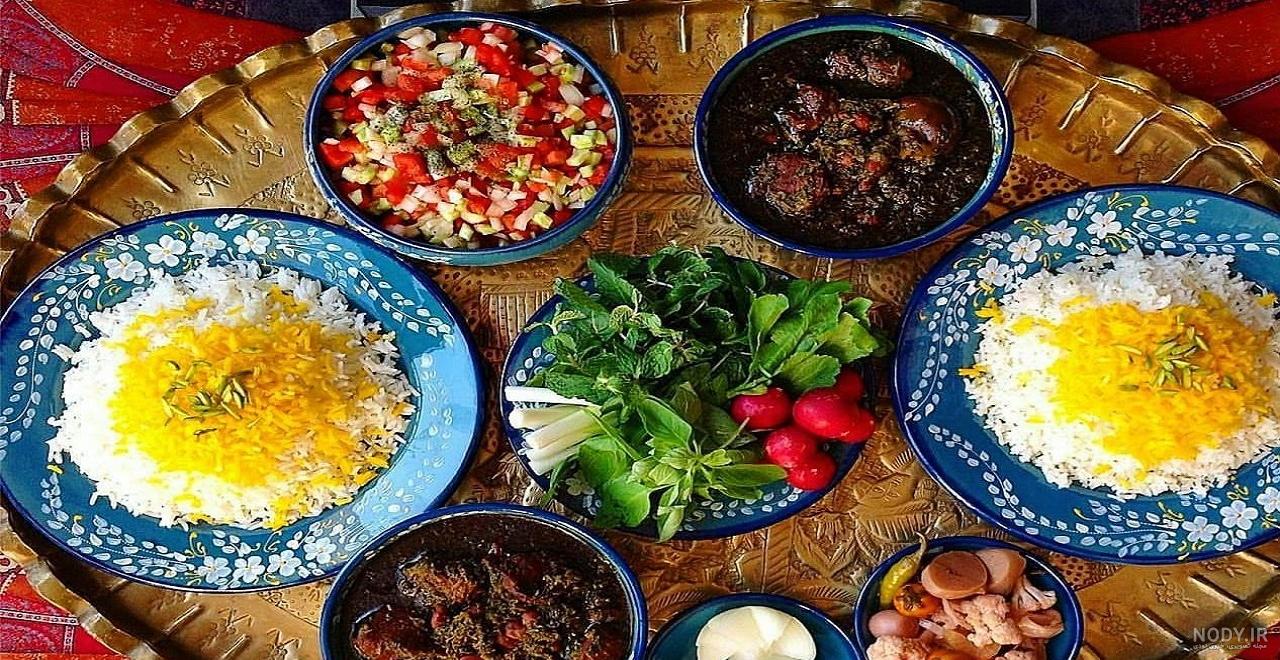 طرز تهیه قورمه سبزی با مرغ طرز تهیه قورمه سبزی با مرغ