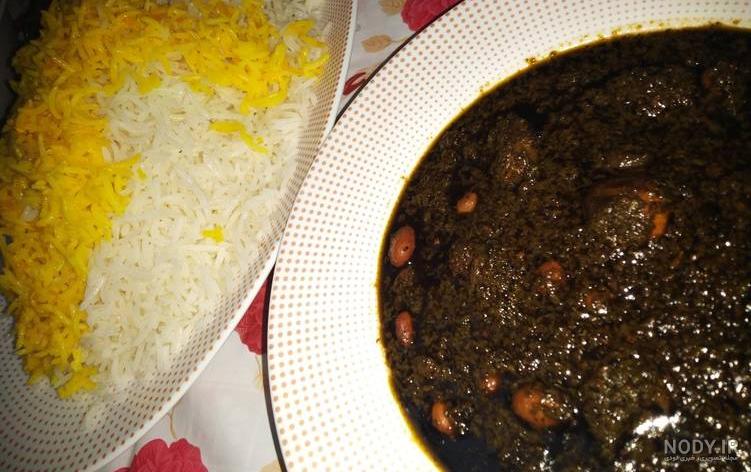 طرز تهیه قورمه سبزی برای 4 نفر طرز تهیه قورمه سبزی برای 4 نفر