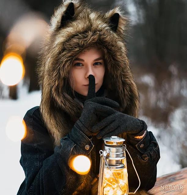 ژست عکاسی دخترانه در برف اینستاگرام