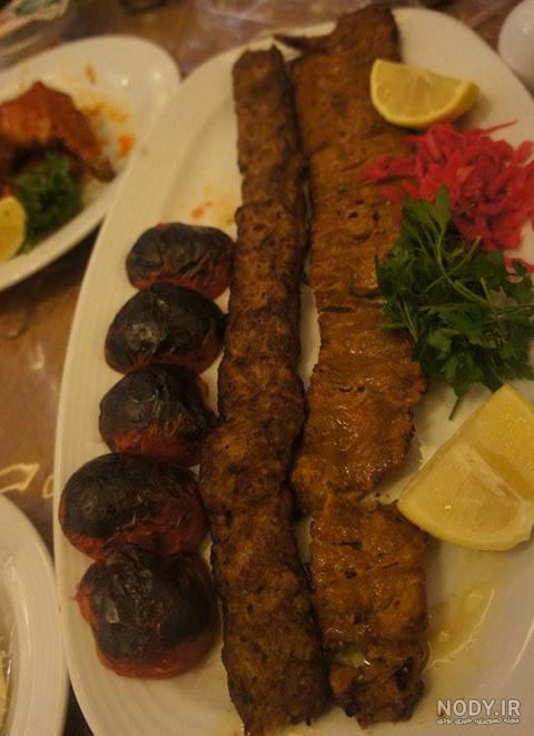 عکس میز غذا در رستوران عکس میز غذا در رستوران