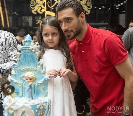 همسر شجاع خلیل زاده در فرودگاه همسر شجاع خلیل زاده در فرودگاه