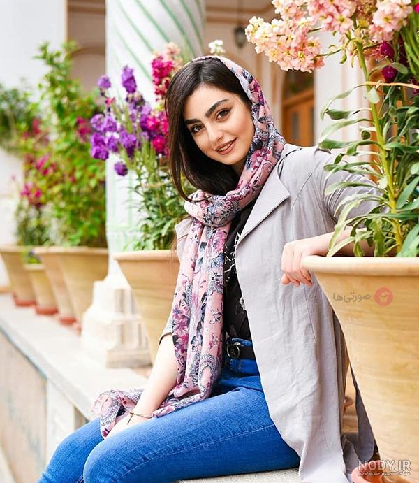 ژست عکس دخترانه سلفی دونفره ژست عکس دخترانه سلفی دونفره