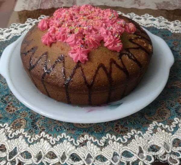 کیک تولد لاکچری کیک تولد لاکچری