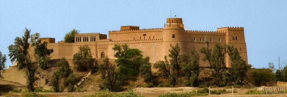 کاخ آپادانا کجاست