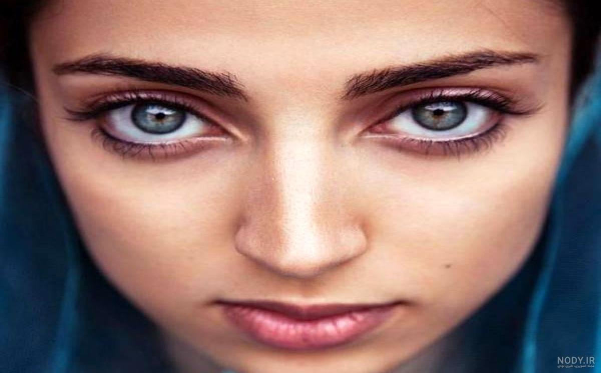 دختر افغانی چشم قرمز