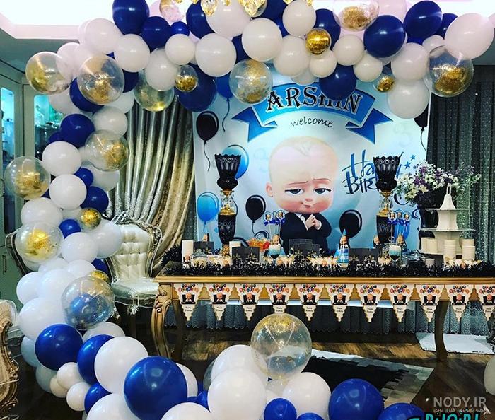 ژست عکس تولد پسرانه در خانه