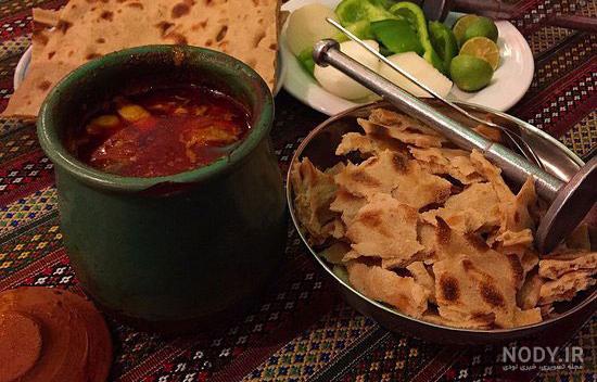 آبگوشت مرغ با گوجه فرنگی آبگوشت مرغ با گوجه فرنگی