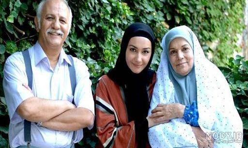 سنگ قبر آزاده نامداری