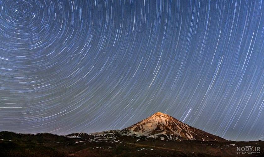 عکس کوه برفی در شب