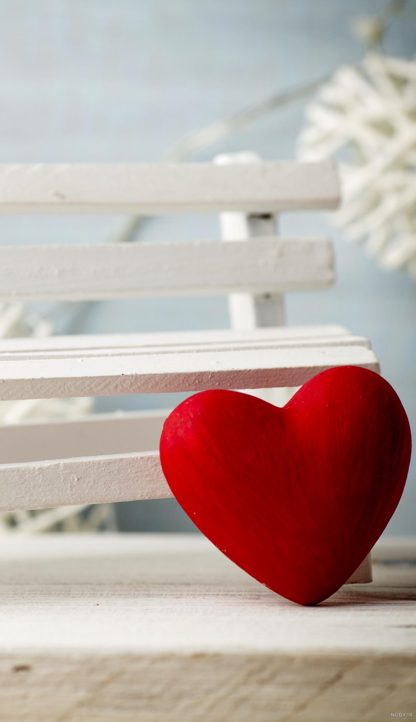 عکس سفید و قرمز