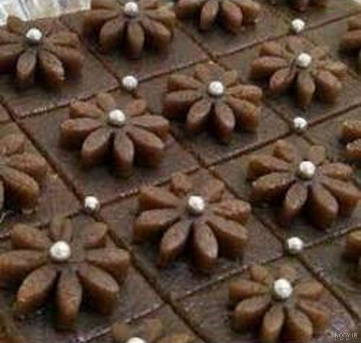 طرز تهیه حلوا سیاه با آرد گندم