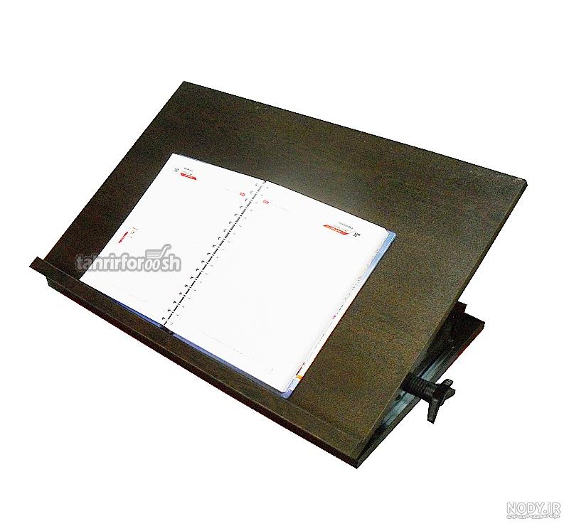 نگهدارنده کتاب در کتابخانه نگهدارنده کتاب در کتابخانه
