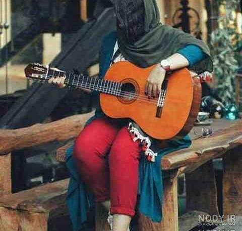 ژست عکس با گیتار