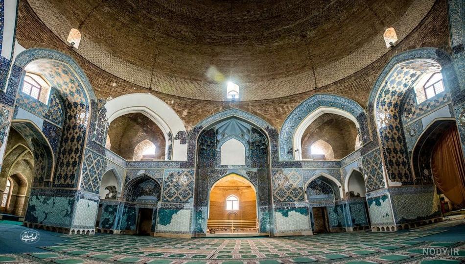 مسجد کبود تبریز دارای چه نوع کاشی کاری بوده است