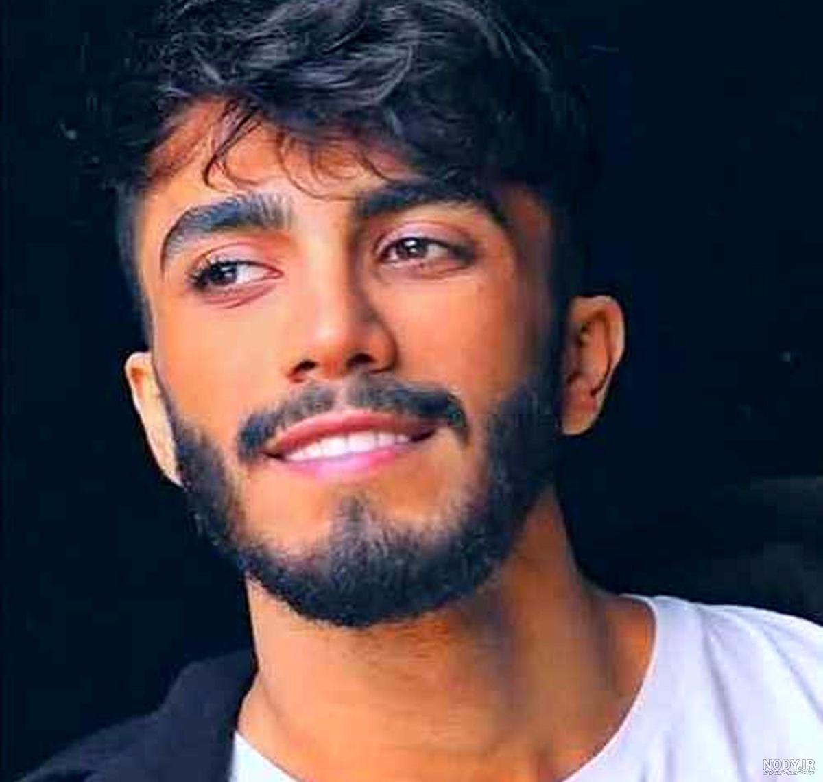عکس بدن تتلو عکس بدن تتلو