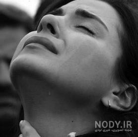 عکس دختر بچه در حال گریه