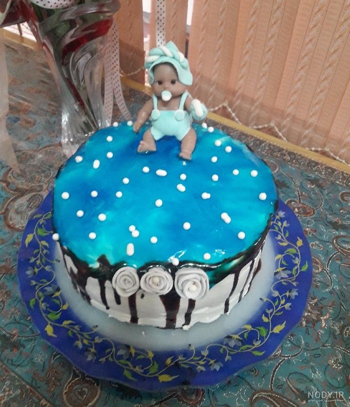 کیک برای نوزاد تازه متولد شده