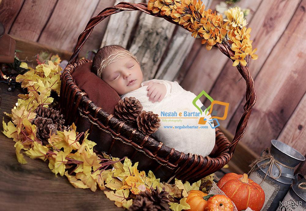 عکس یک ماهگی نوزاد با پوشک