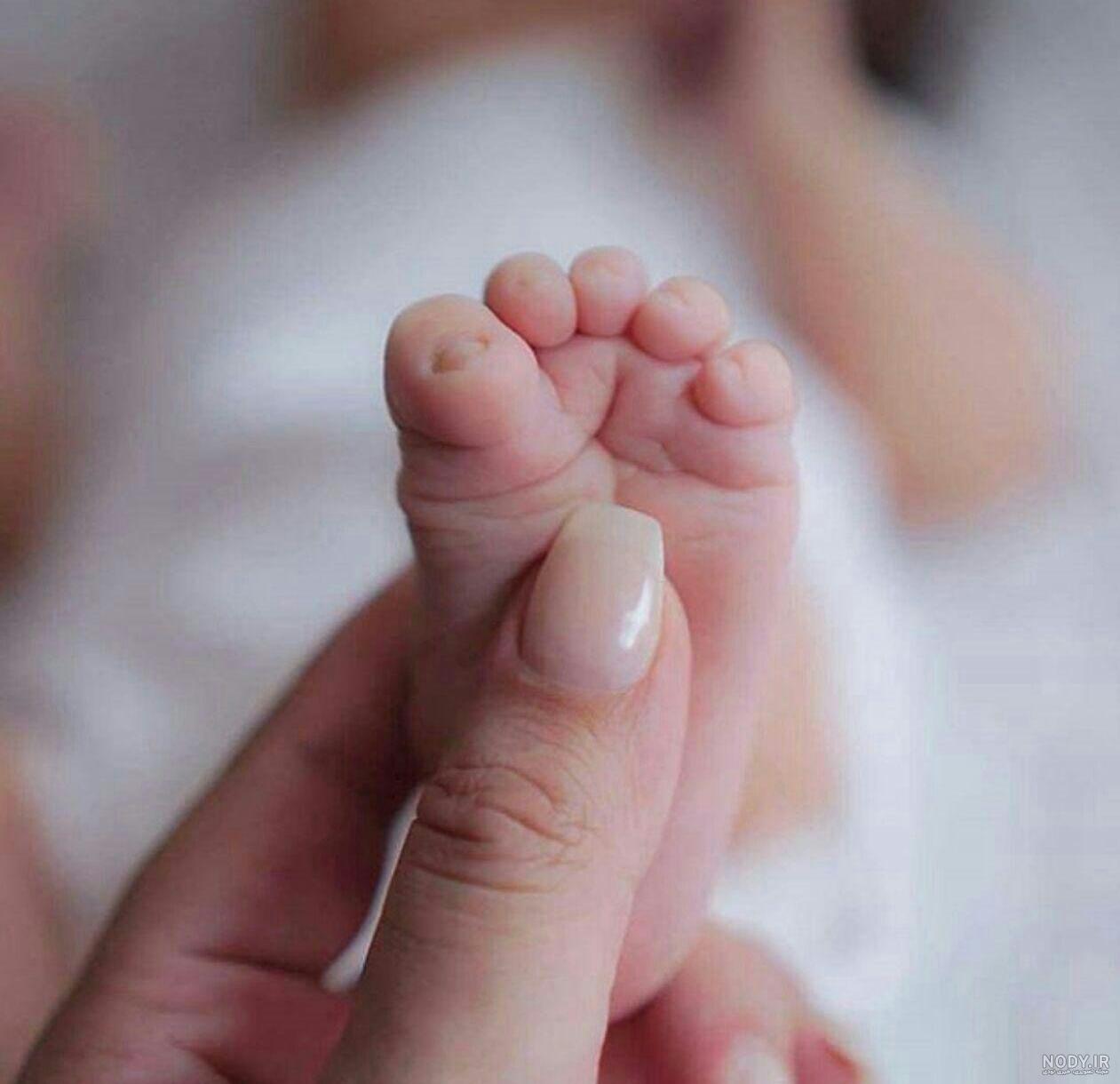 ماهگرد نوزاد با شمع ماهگرد نوزاد با شمع