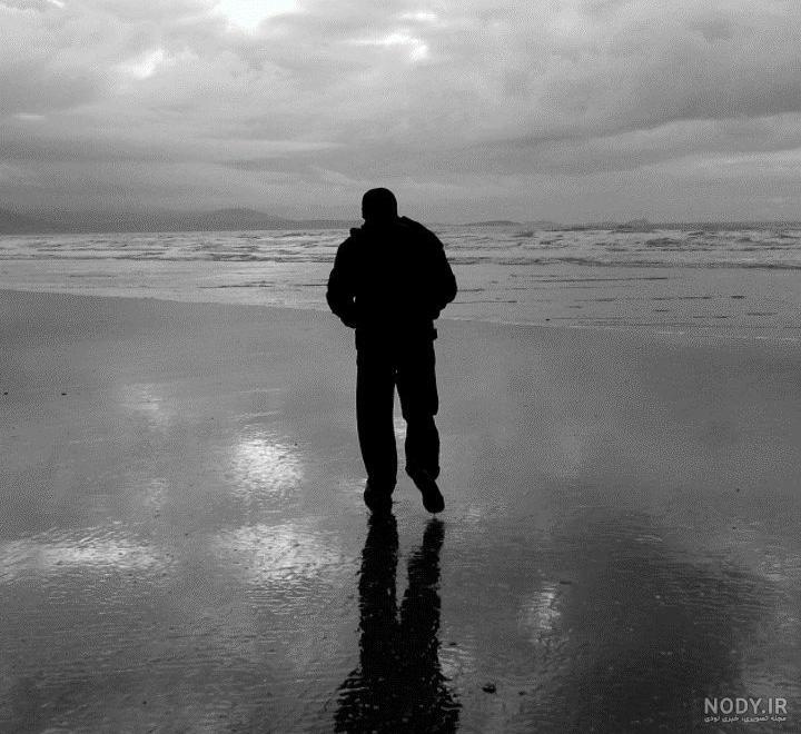  عکس پسر تنها و غمگین کنار ساحل دریا