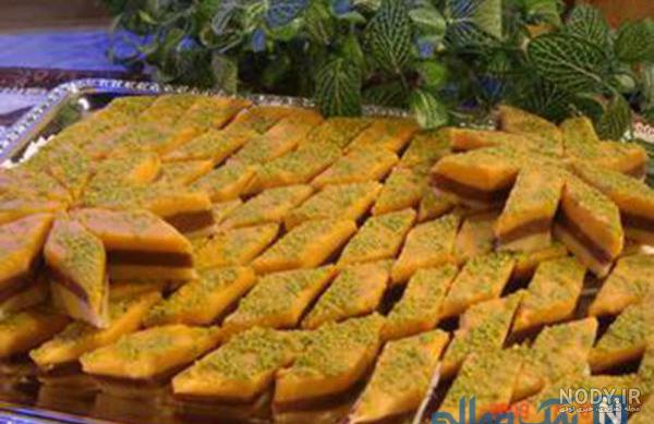 حلوا با آرد نخودچی و گندم حلوا با آرد نخودچی و گندم