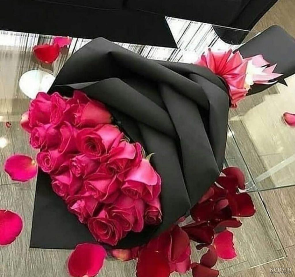 عکس دسته گل رز قرمز