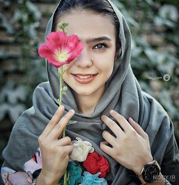 ژست عکس دونفره اسپرت با حجاب ژست عکس دونفره اسپرت با حجاب