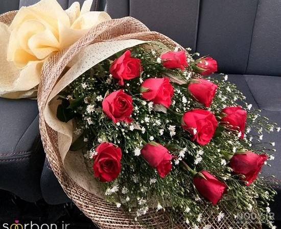 دسته گل رز قرمز عروس
