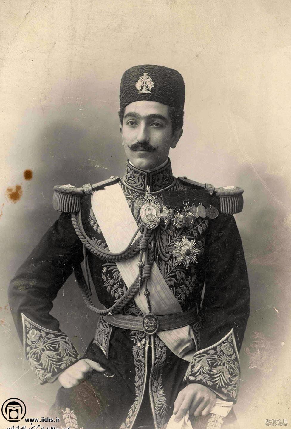 لباس شاهان قاجار