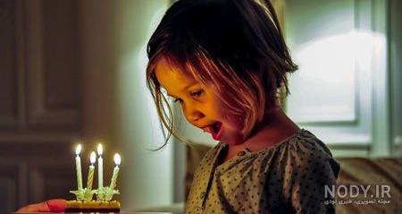ژست عکس تولد دخترانه در طبیعت