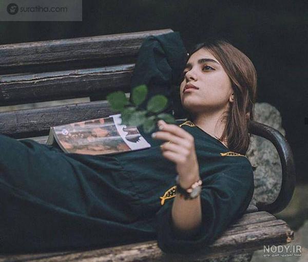 ژست عکاسی دخترانه در خانه ژست عکاسی دخترانه در خانه