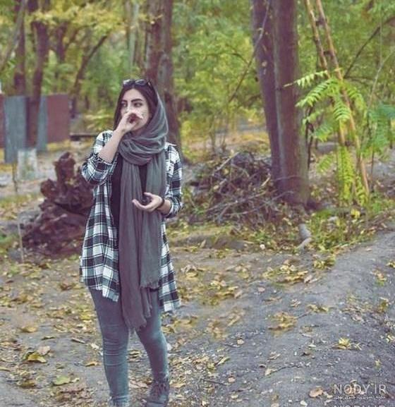 ژست عکس گرفتن دخترانه در دریا ژست عکس گرفتن دخترانه در دریا