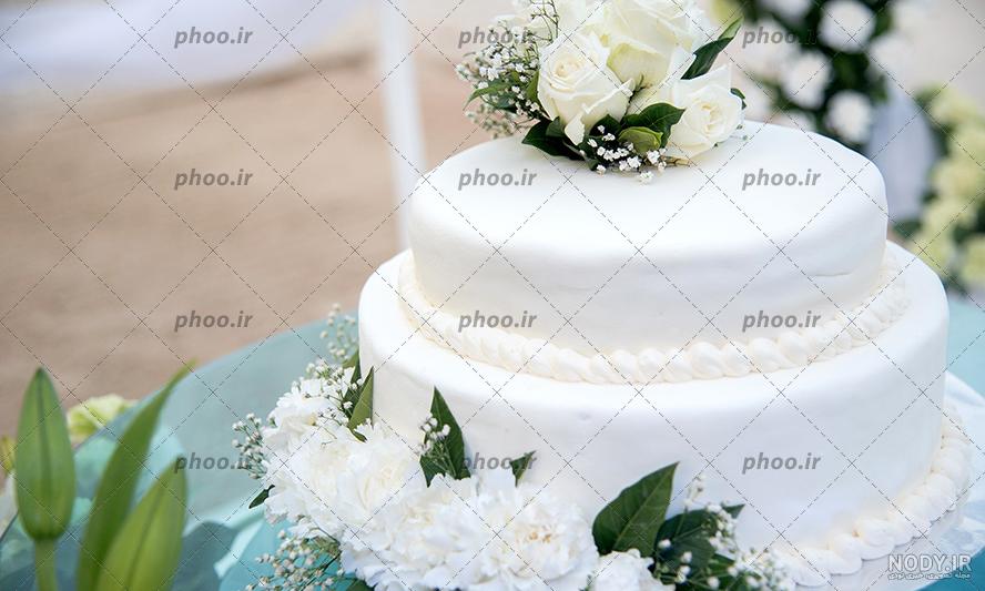 نحوه تزیین کیک با گل طبیعی