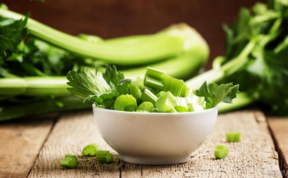 آیا آب کرفس برای تیروئید ضرر دارد آیا آب کرفس برای تیروئید ضرر دارد