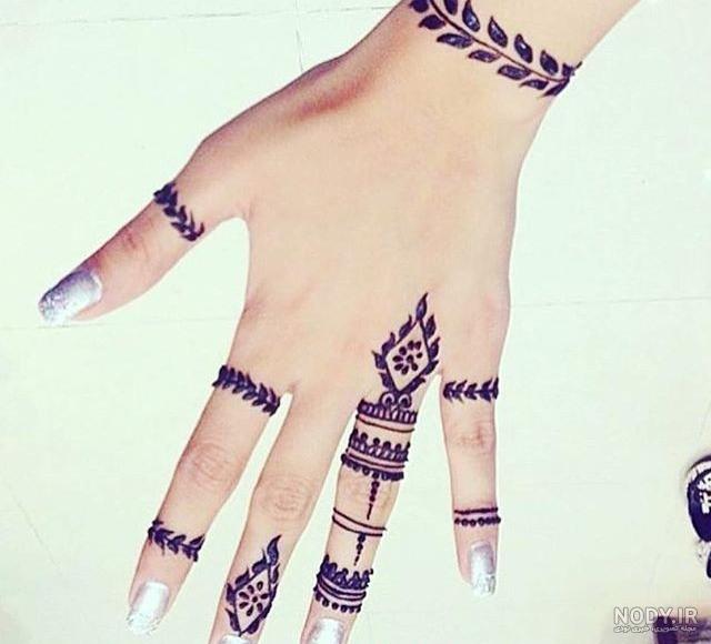 طراحی حنا روی دست در منزل