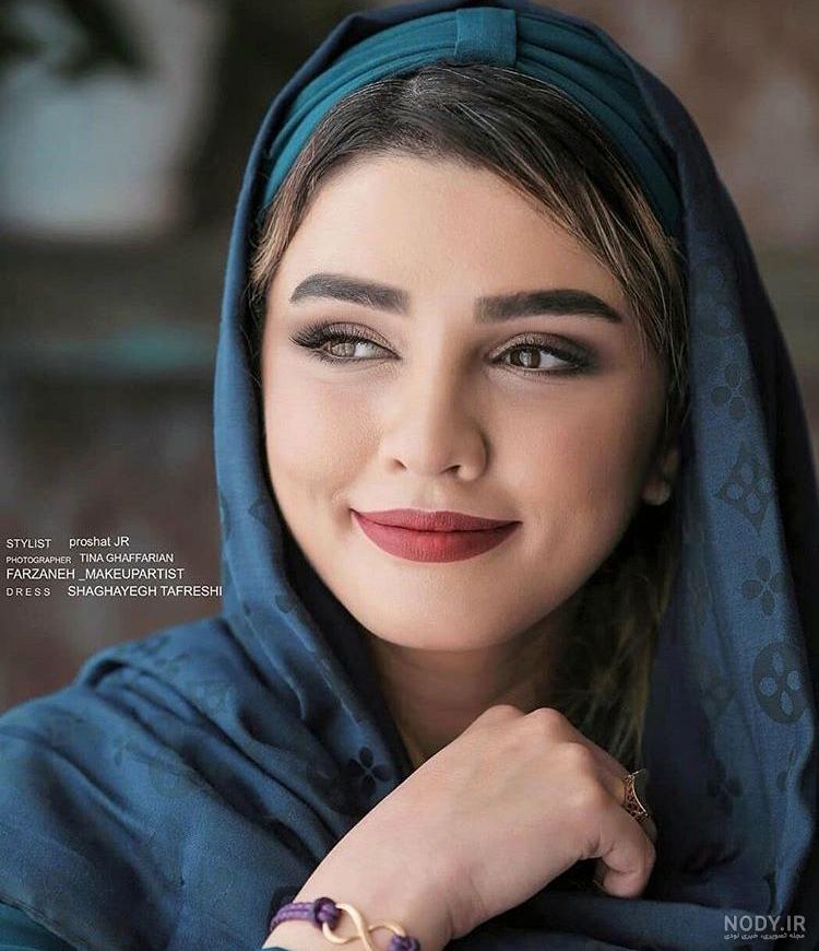 ژست عکاسی دخترانه در باغ ژست عکاسی دخترانه در باغ