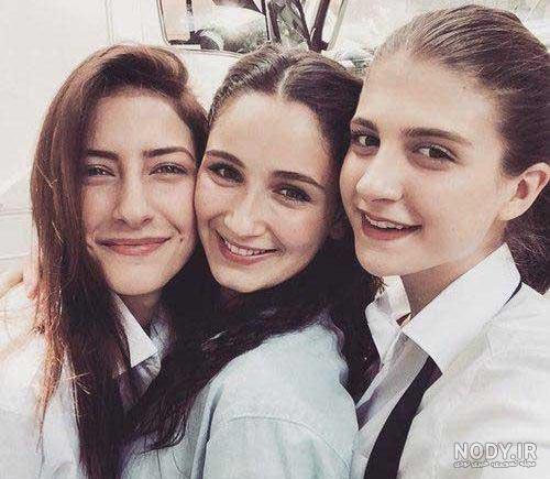عکس بازیگران سریال غنچه های زخمی با همسرانشان