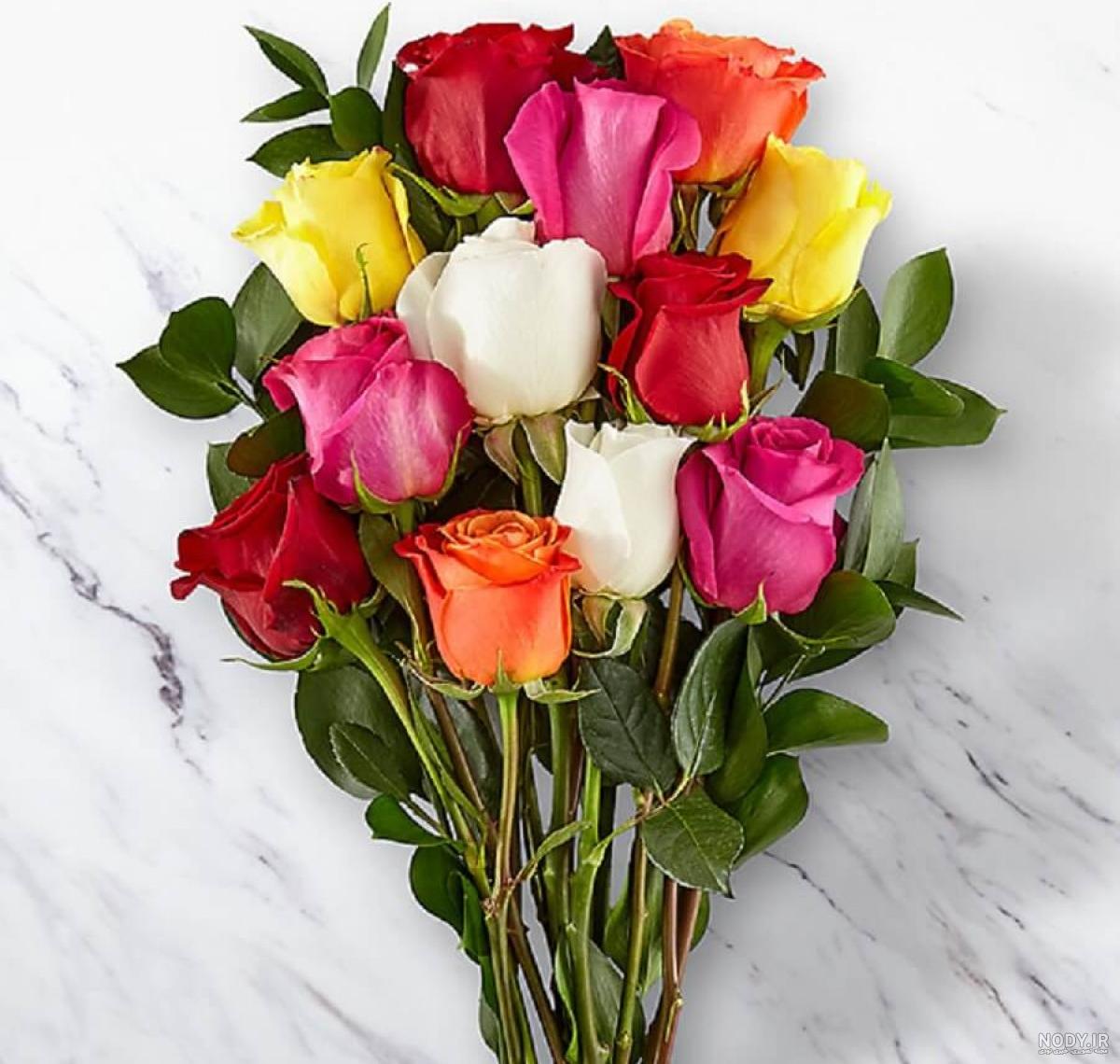 عکس دسته گل رز قرمز و سفید