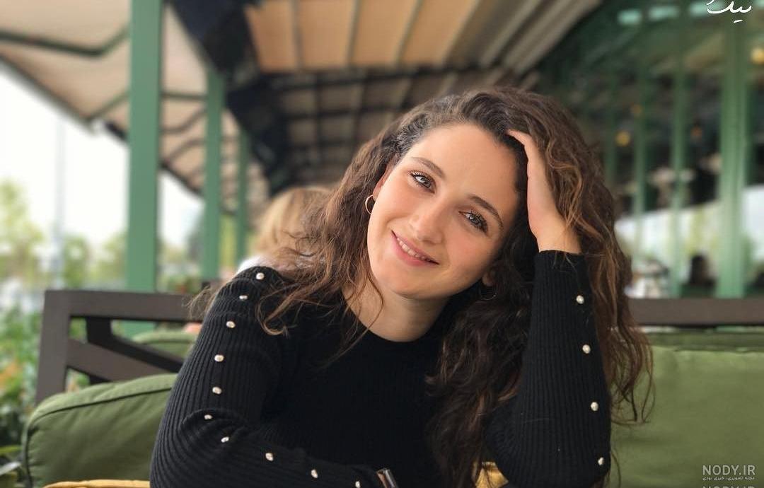 همسر واقعی گونی در غنچه های زخمی همسر واقعی گونی در غنچه های زخمی