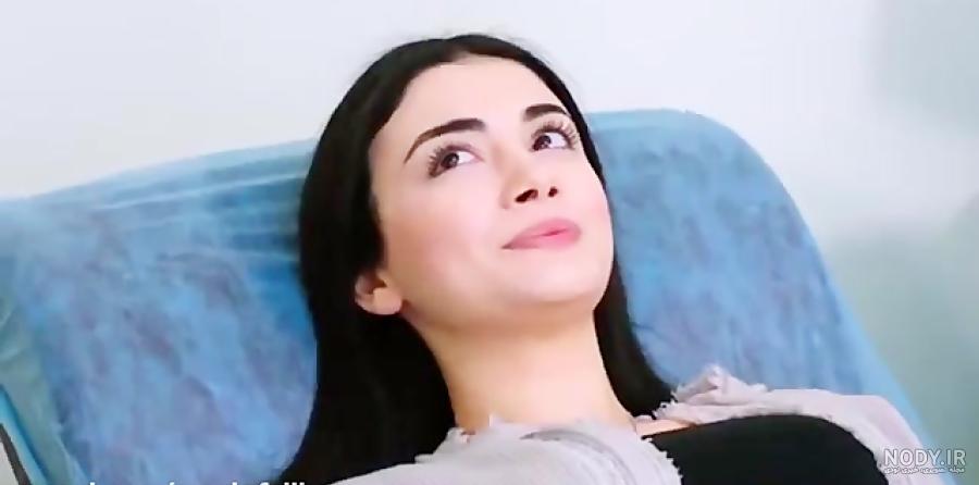 اوزگه یاگیز بدون آرایش
